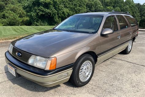 1987 Ford Taurus photo