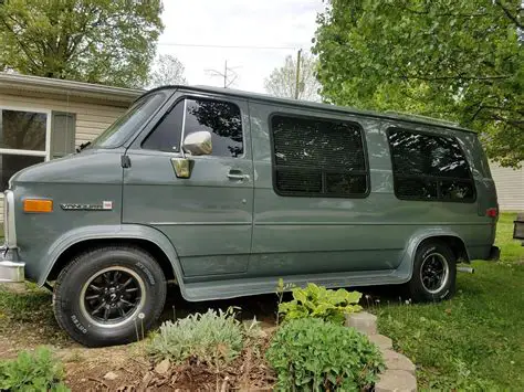 1987 Gmc G2500 photo