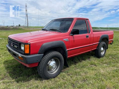 1987 Mitsubishi Mighty max photo