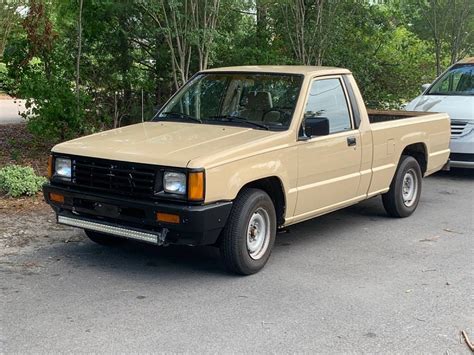 1987 Mitsubishi Pickup engine