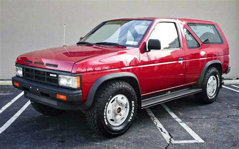 1987 Nissan Pathfinder photo