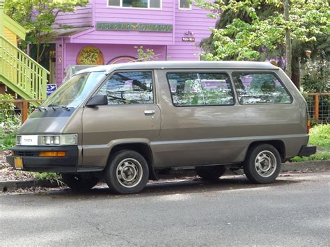 1987 Nissan Van photo