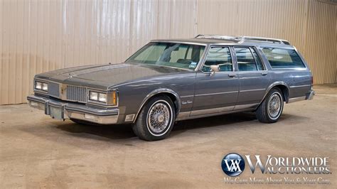 1987 Oldsmobile Custom cruiser photo