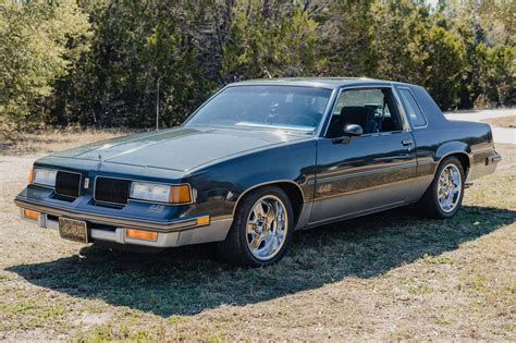 1987 Oldsmobile Cutlass engine