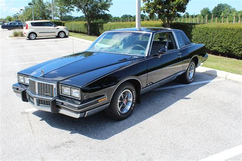 1987 Pontiac Grand prix photo