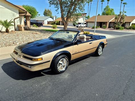 1987 Pontiac Sunbird photo