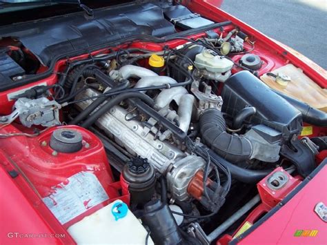 1987 Porsche 944s engine