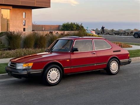 1987 Saab 900 photo