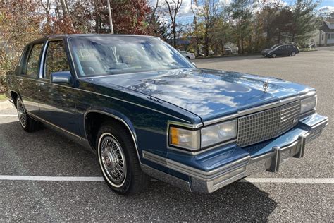 1988 Cadillac Fleetwood engine