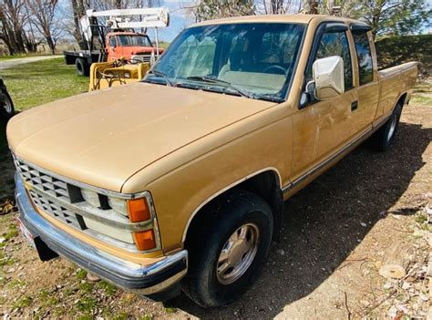 1988 Chevrolet C25 photo