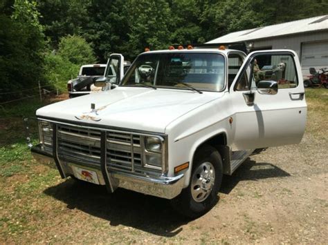 1988 Chevrolet C35 engine