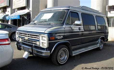 1988 Chevrolet Chevy van photo