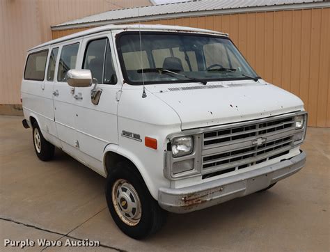 1988 Chevrolet G30 photo