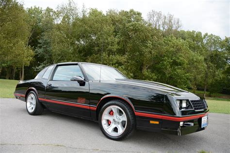 1988 Chevrolet Monte carlo photo