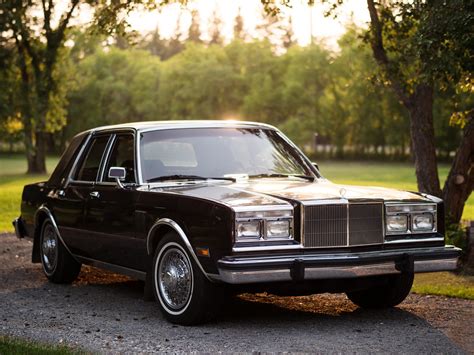 1988 Chrysler Fifth avenue photo