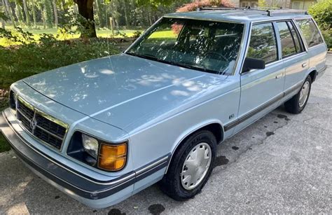 1988 Dodge Aries photo