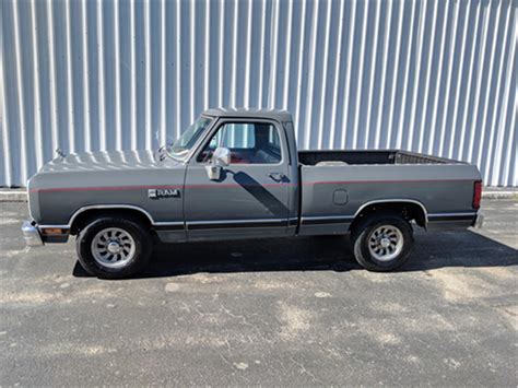 1988 Dodge D100 photo