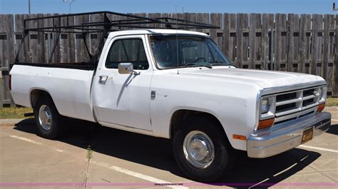 1988 Dodge D250 engine