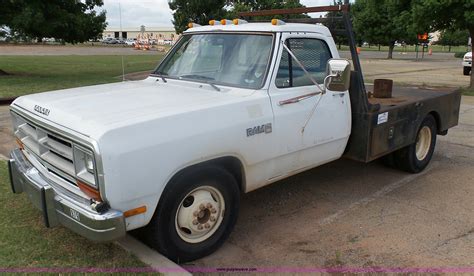 1988 Dodge D350 engine