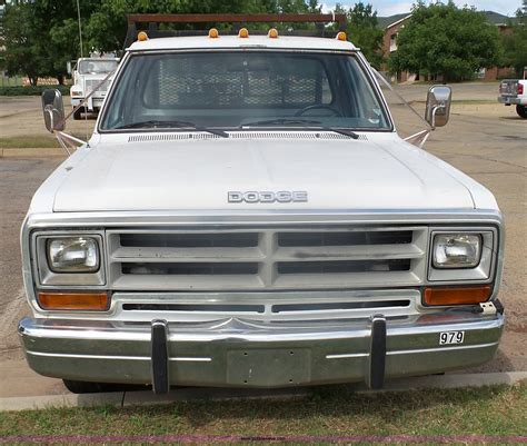 1988 Dodge D350 photo