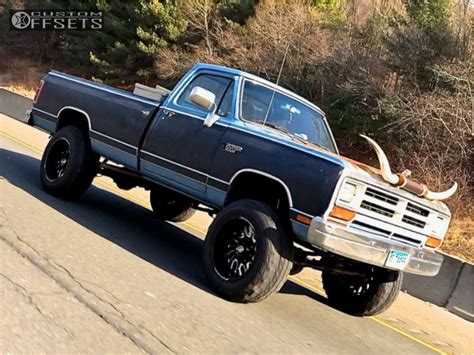 1988 Dodge W150 photo