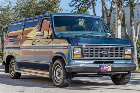 1988 Ford E250 photo