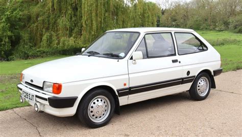 1988 Ford Fiesta photo