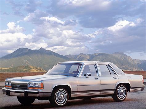 1988 Ford Ltd photo