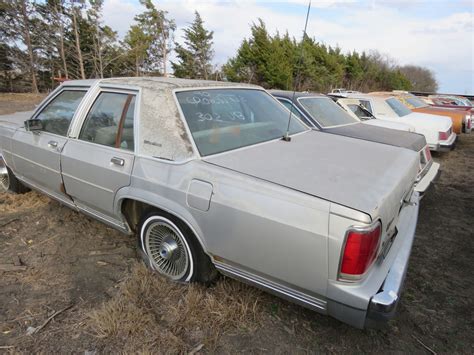 1988 Ford Ltd