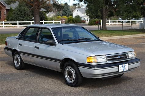 1988 Ford Tempo photo