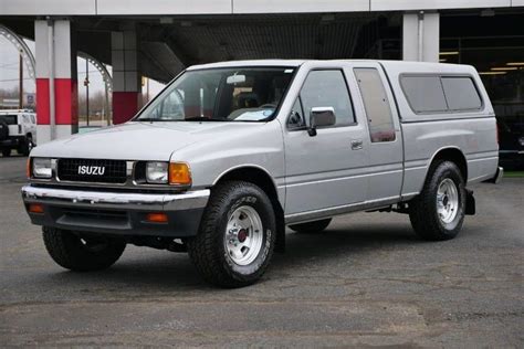 1988 Isuzu Pickup truck photo