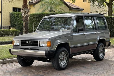 1988 Isuzu Trooper ii photo