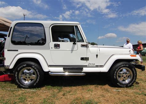 1988 Jeep Laredo photo