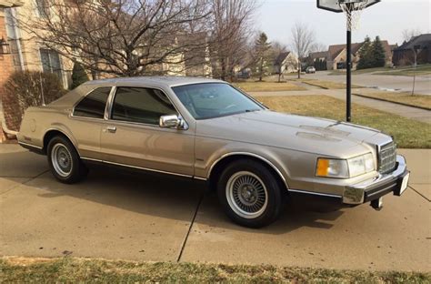 1988 Lincoln Continental photo