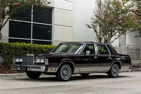 1988 Lincoln Town car