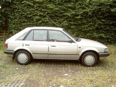 1988 Mazda 323 wagon photo