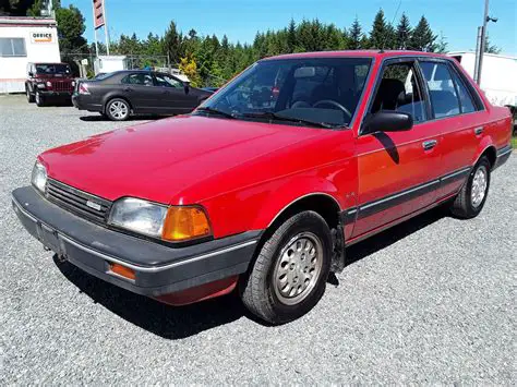 1988 Mazda 323 photo