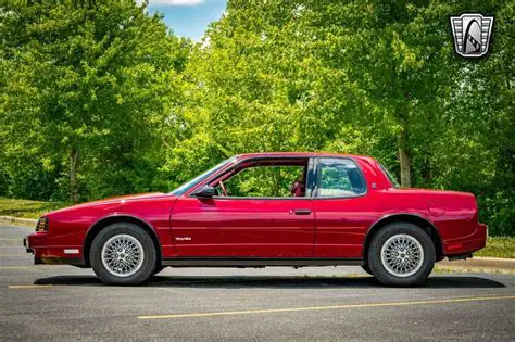 1988 Oldsmobile Toronado photo