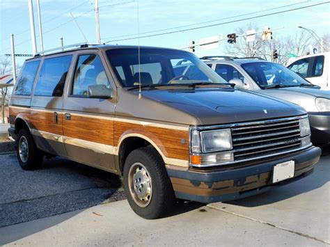 1988 Plymouth Voyager photo