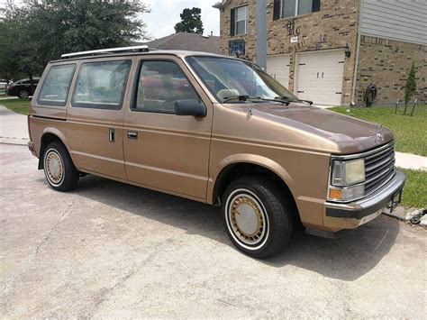 1988 Plymouth Voyager