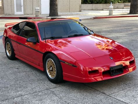 1988 Pontiac Fiero photo