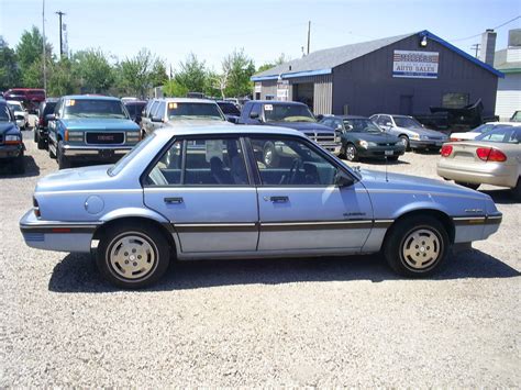 1988 Pontiac Sunbird photo