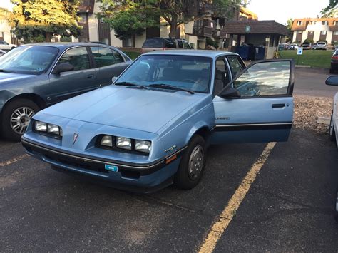 1988 Pontiac Sunbird photo