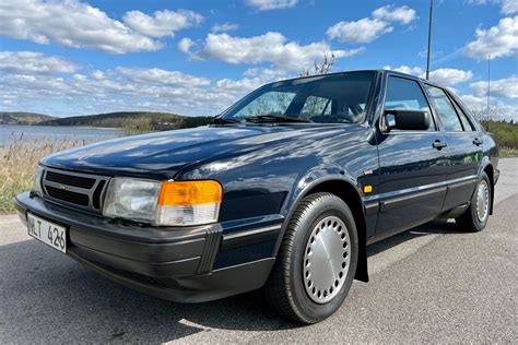 1988 Saab 9000 photo