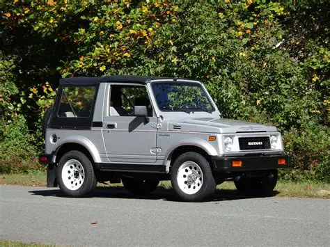 1988 Suzuki Sidekick photo