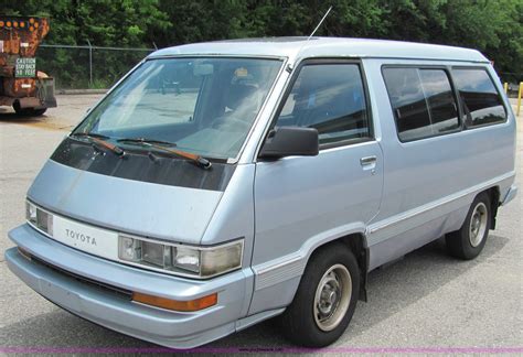 1988 Toyota Van photo