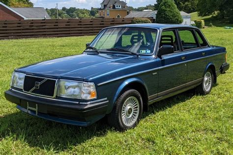 1988 Volvo 240 photo