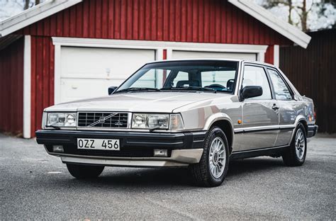 1988 Volvo 780 photo