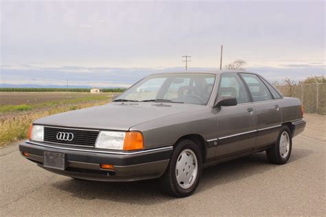 1989 Audi 100 photo