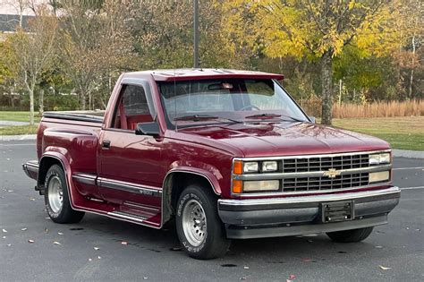 1989 Chevrolet C20 photo